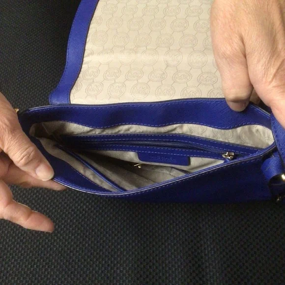 MICHAEL Michael Kors medium messenger bag - Picture 3 of 4